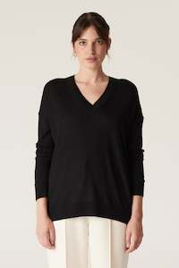 Cable: Cable The Saxon Fine Merino Jumper - Black