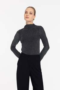 Tops: A little Bit More Top - Black/Silver