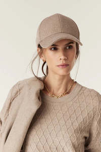 Accessories: Wool Cashmere Cap - Pebble